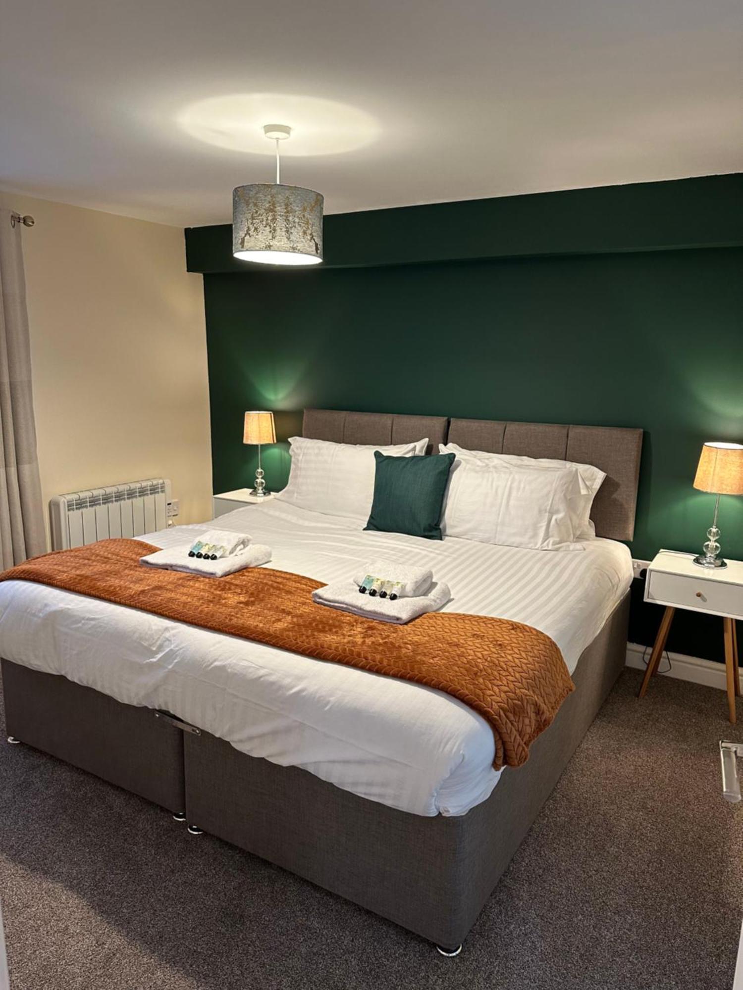 דירות Orange Lilly In Stroud With Free Parking מראה חיצוני תמונה